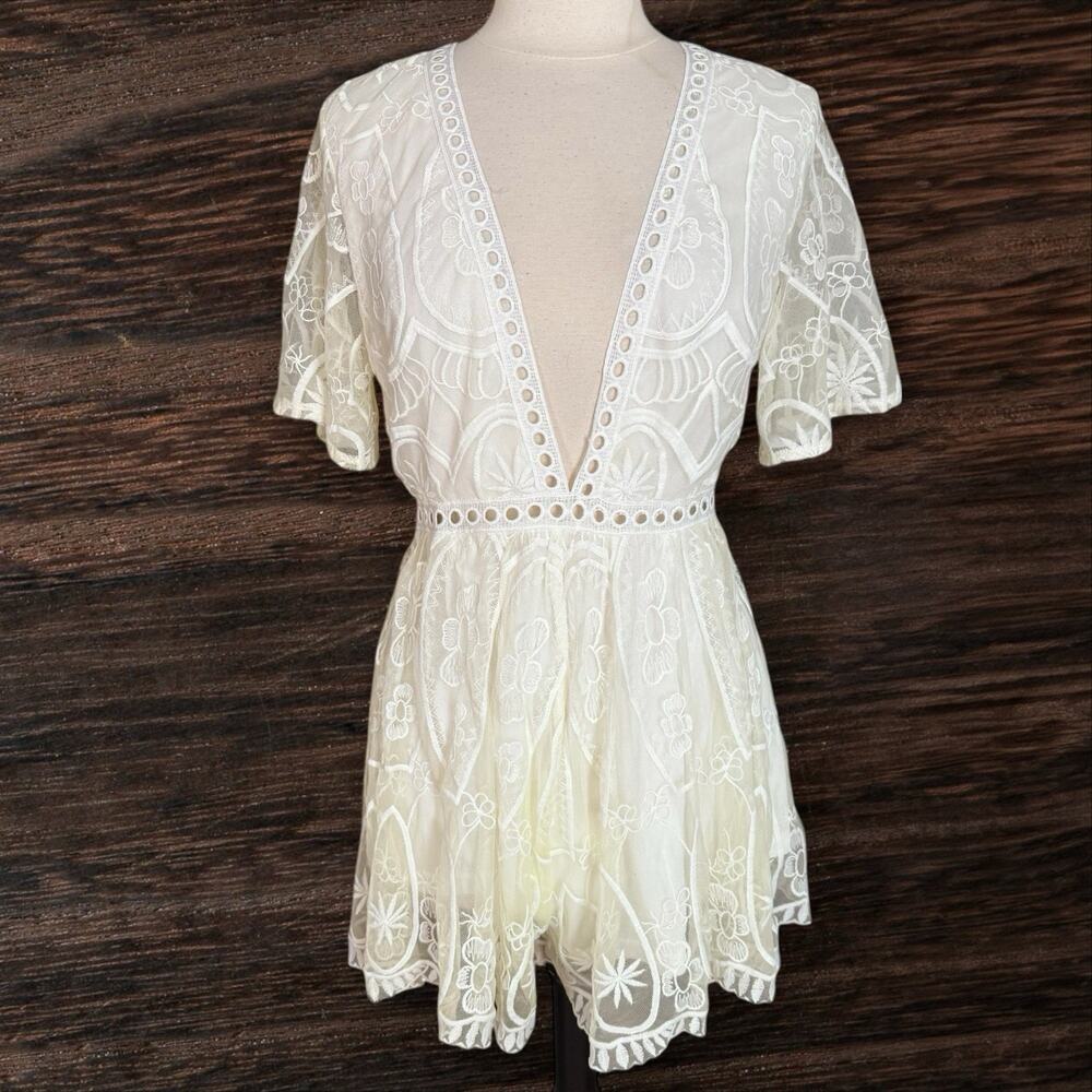 Seek the‎ Label White Floral Lace Romper Mini Dress Size M Lined Fairy Core Boho